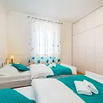 Apartment Caesar By Belmont Realty *