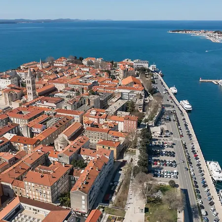 Caesar By Belmont Realty Apartamento