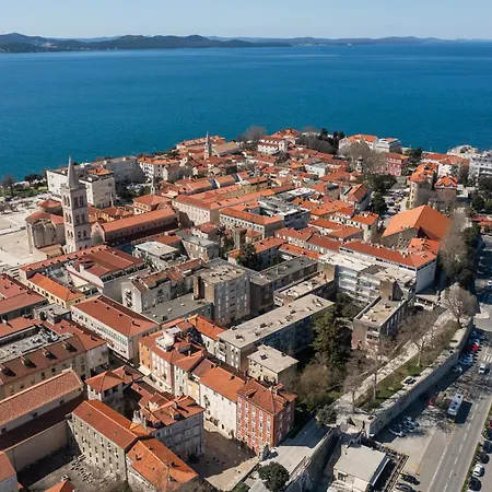 Caesar By Belmont Realty アパート *