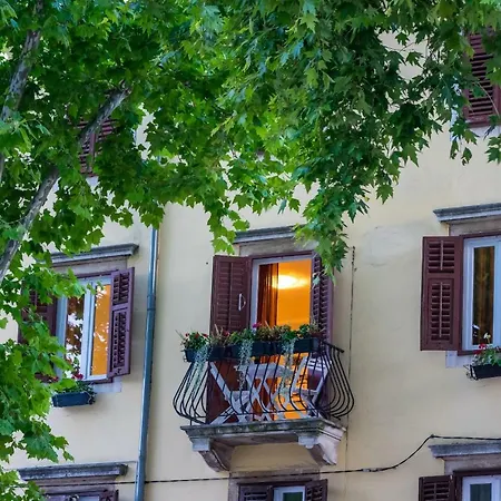 Caesar By Belmont Realty アパート *