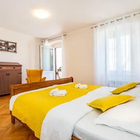 アパート Caesar By Belmont Realty