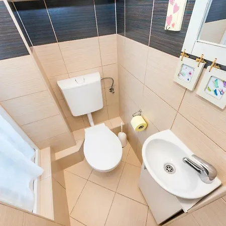 Caesar By Belmont Realty