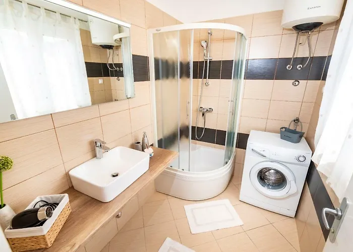 Apartment Caesar By Belmont Realty