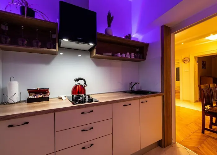 Apartment Caesar By Belmont Realty