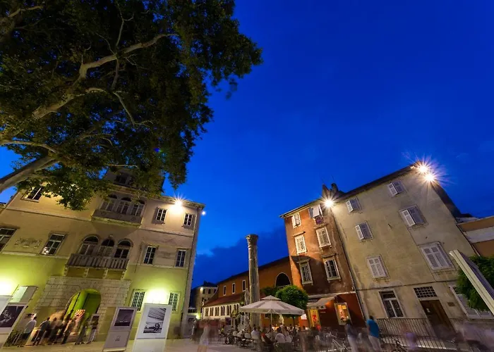 Apartment Caesar By Belmont Realty *